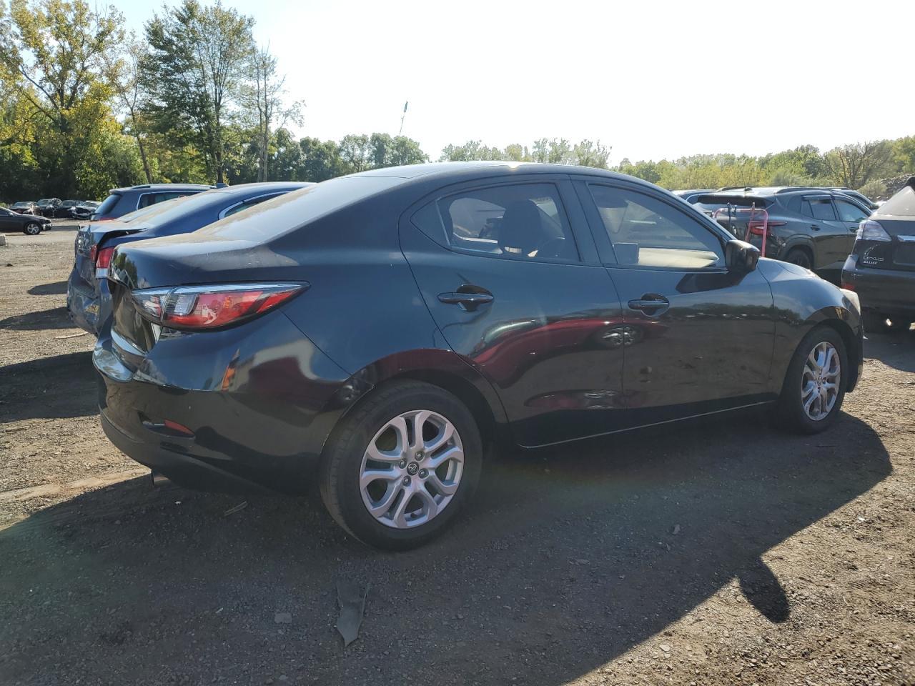2017 Toyota Yaris Ia - Image 3