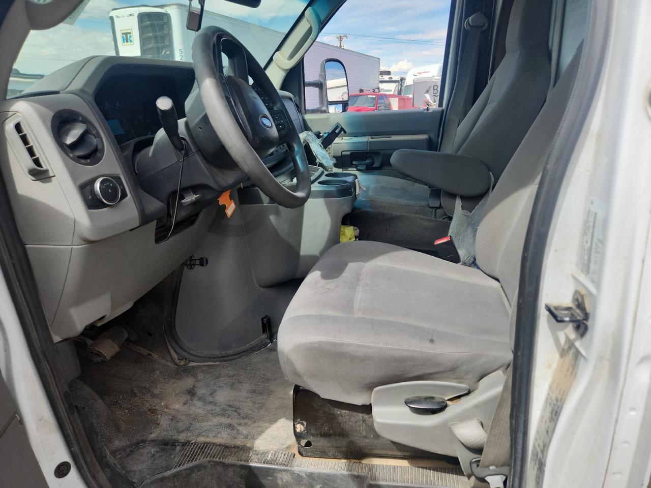 2022 Ford Econoline - Delivery Truck - Фото 7