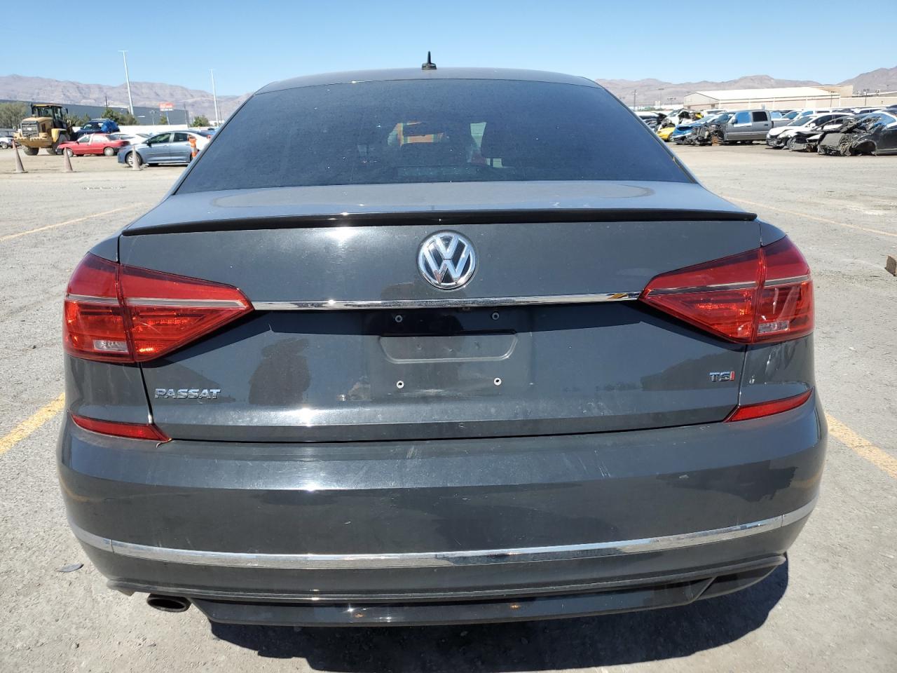 2016 Volkswagen Passat S - Фото 6