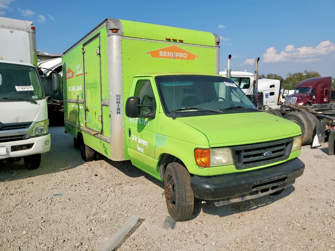 2005 Ford Econoline E350 Super Duty Cutaway Van - Image 4