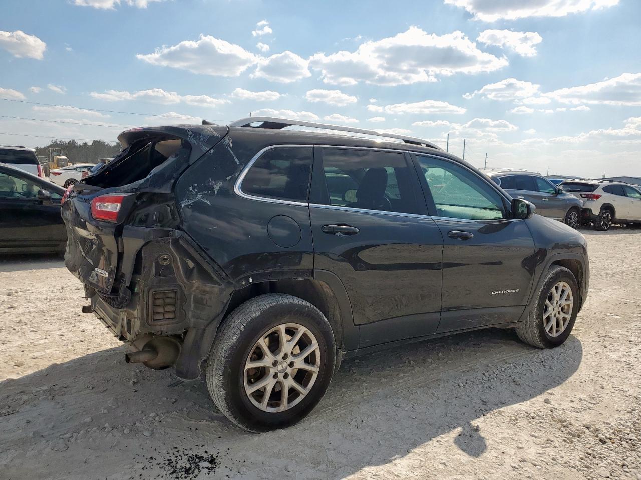 2016 Jeep Cherokee Latitude - Фото 3