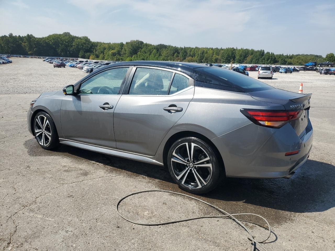 2021 Nissan Sentra Sr - Image 2