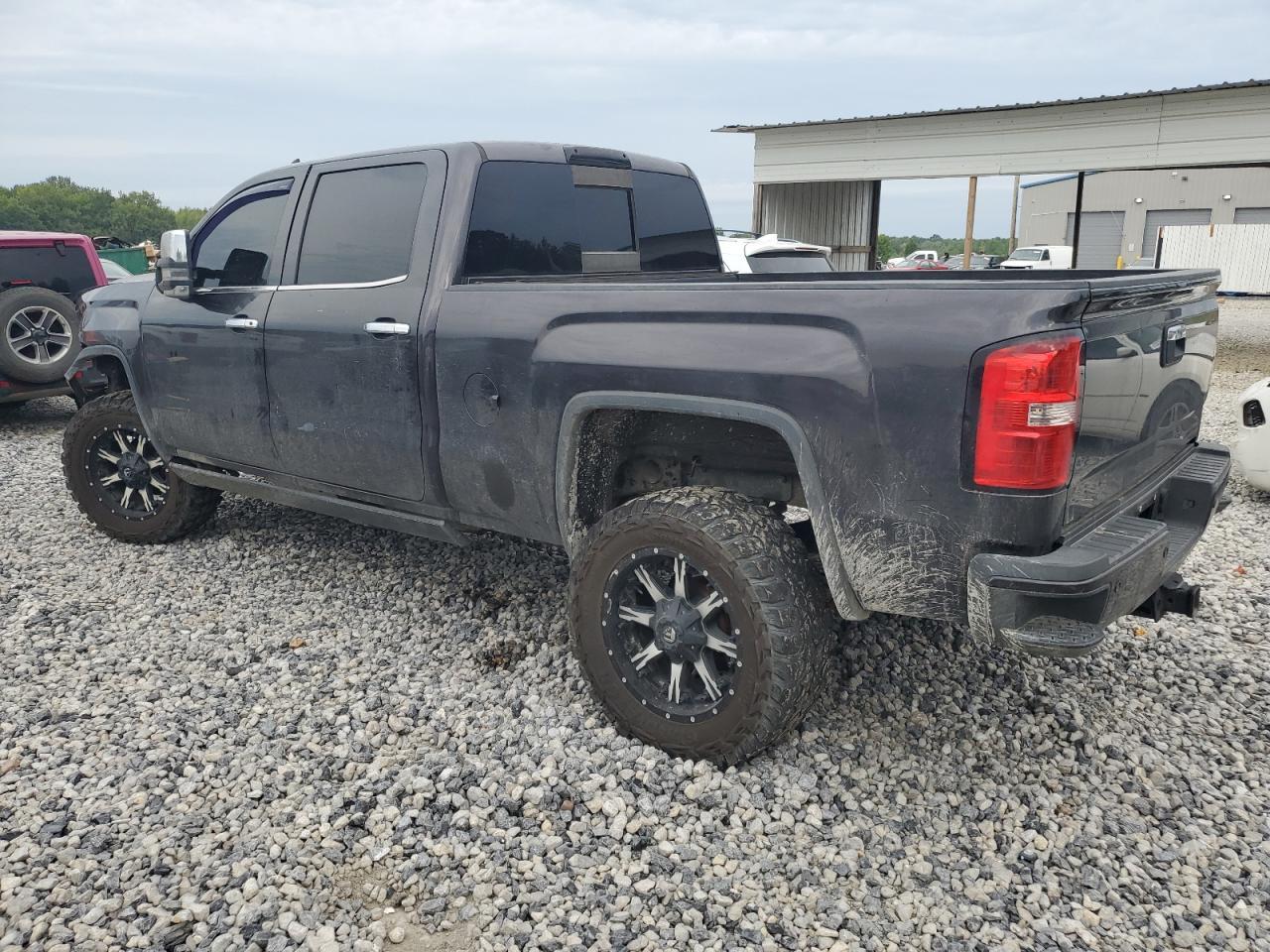 2015 GMC Sierra K2500 Denali - Image 2