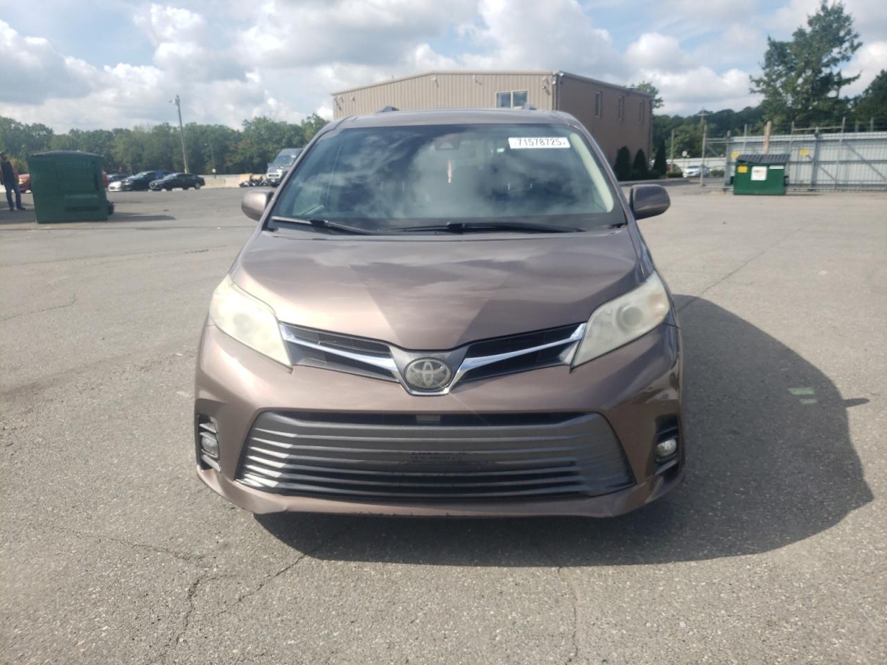 2018 Toyota Sienna Xle - Image 5