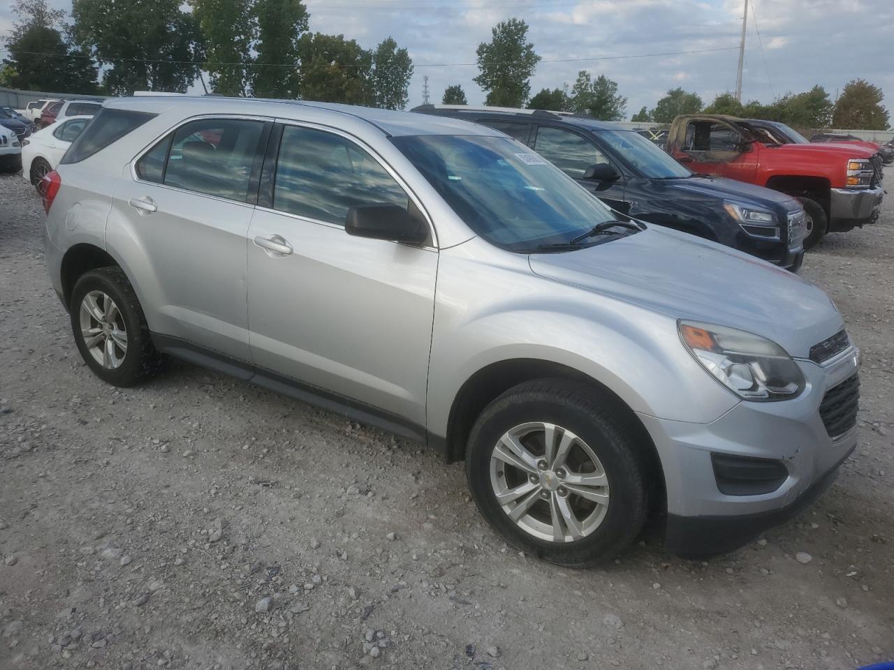 2017 Chevrolet Equinox Ls - Image 4