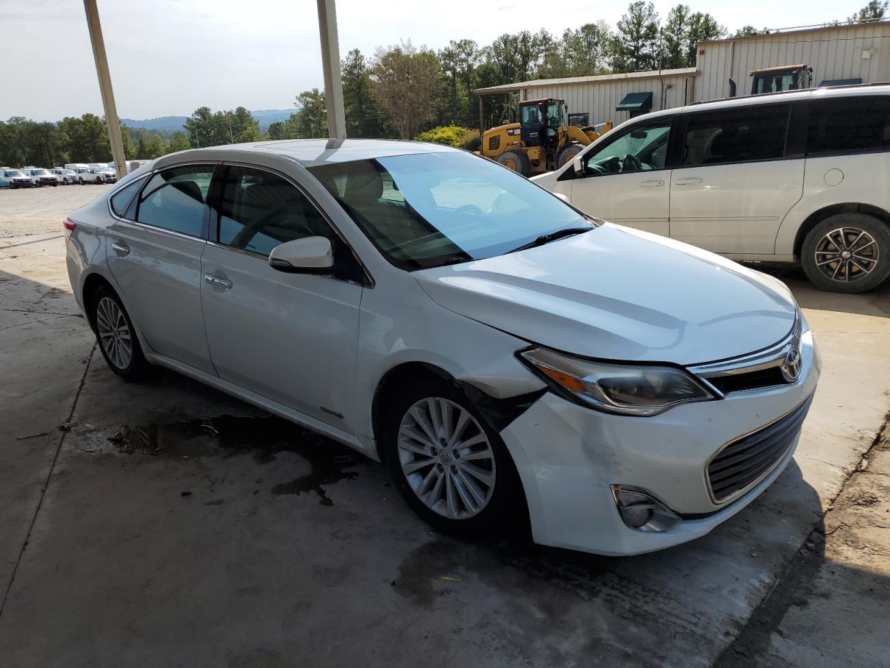 2014 Toyota Avalon Hybrid - Image 4