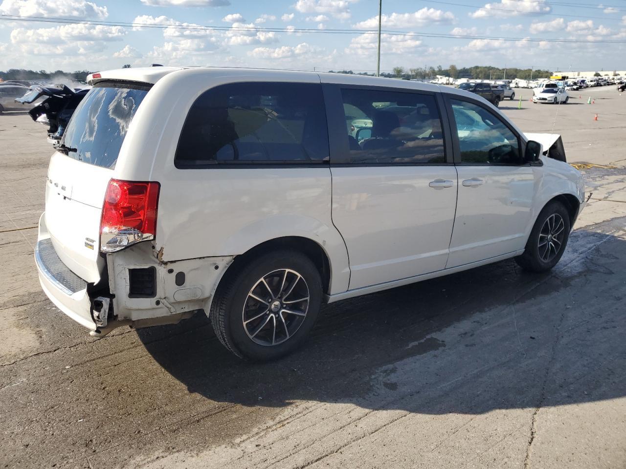 2019 Dodge Grand Caravan Gt - Image 3