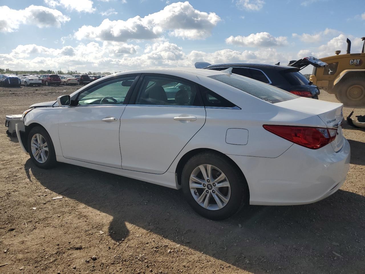 2011 Hyundai Sonata Gls - Image 2