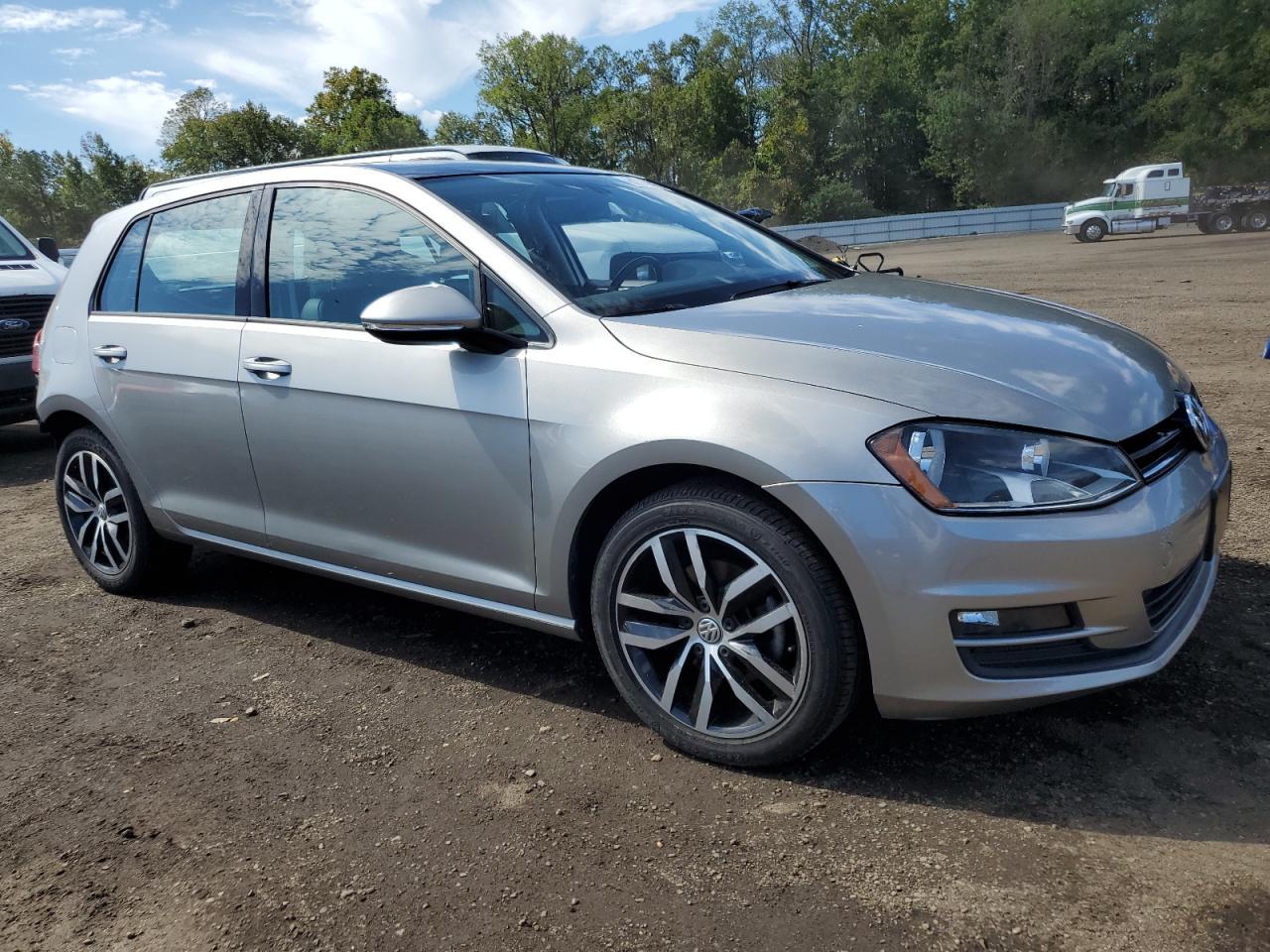 2017 Volkswagen Golf S - Фото 4