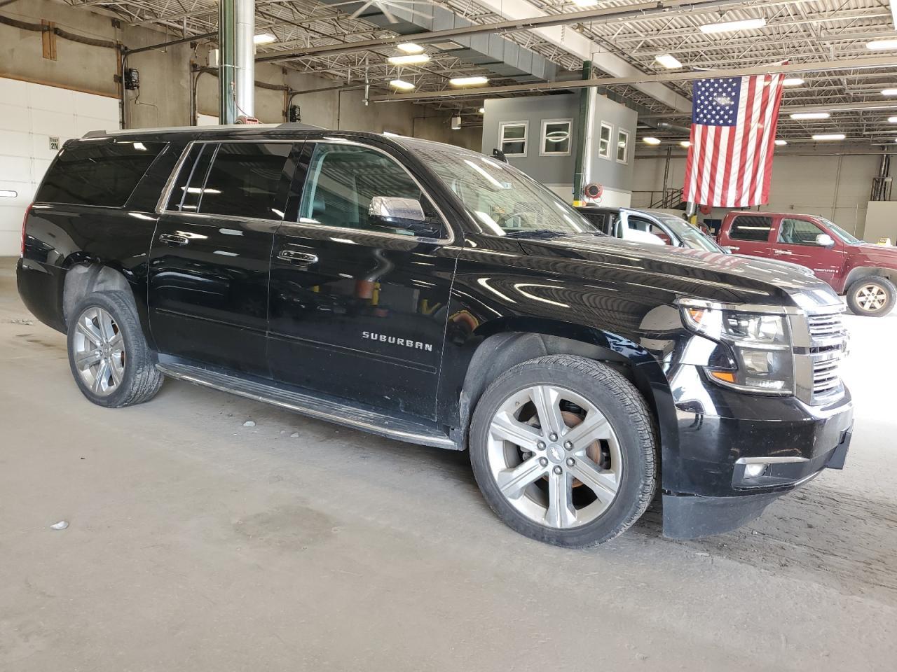 2018 Chevrolet Suburban K1500 Premier - Image 4