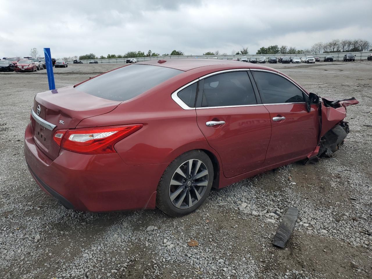 2017 Nissan Altima 2.5 - Image 3