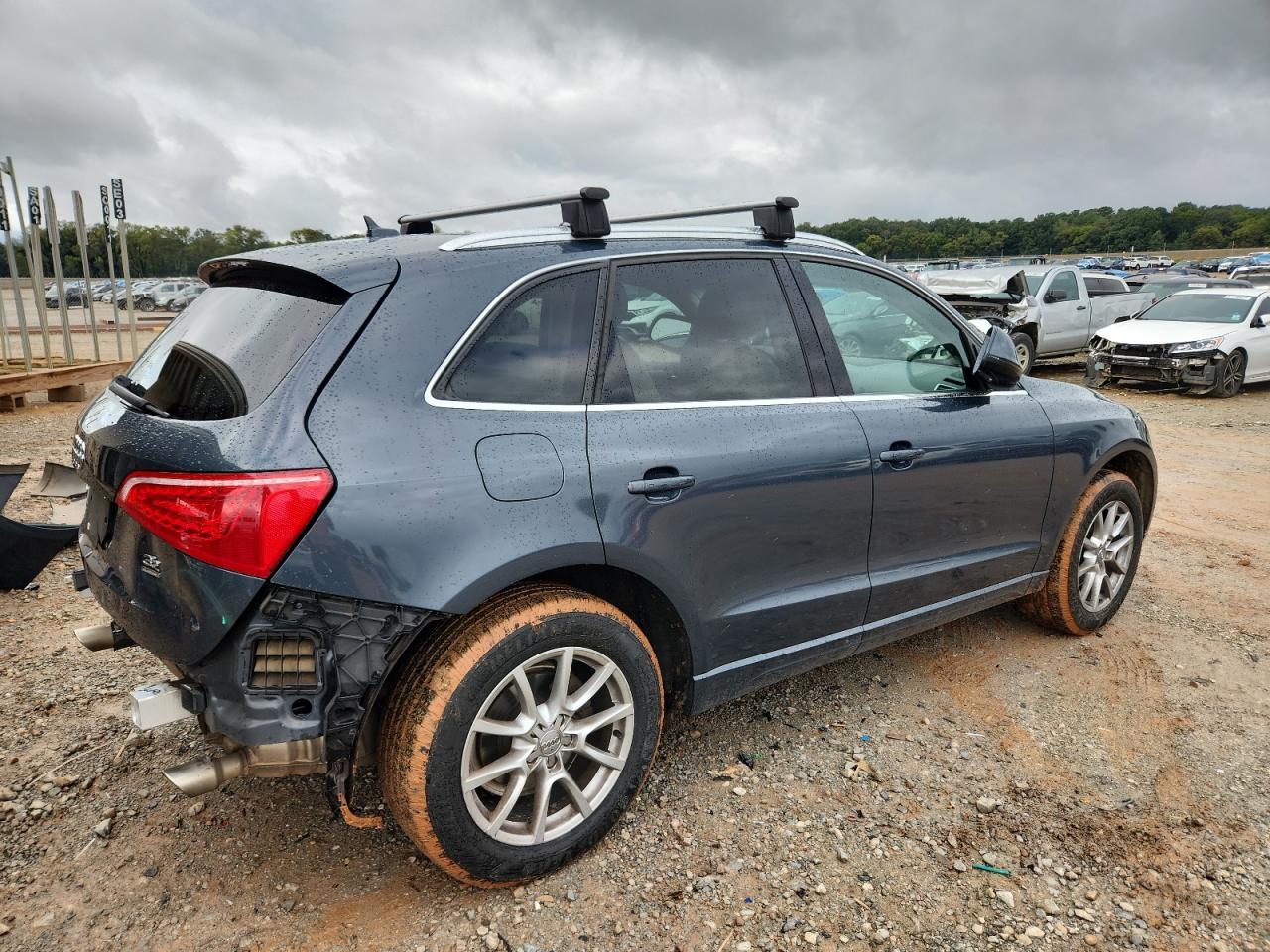 2010 Audi Q5 Premium - Image 3