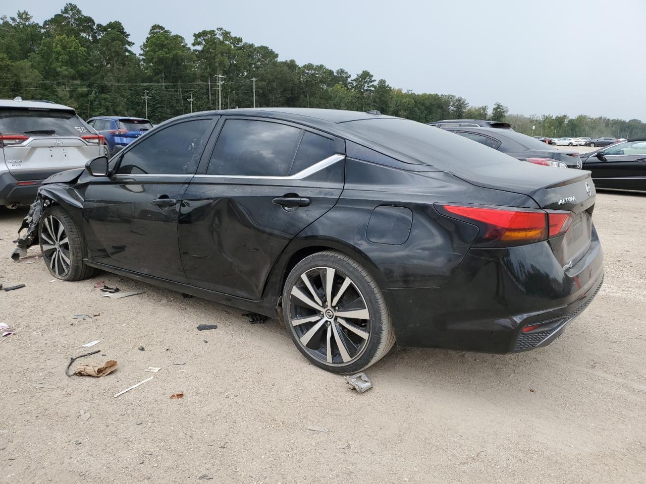 2019 Nissan Altima Sr - Фото 2
