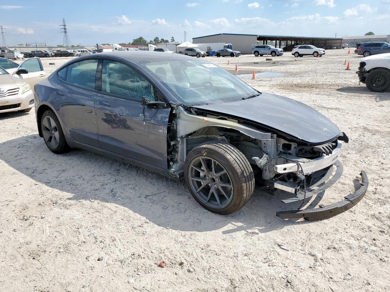 2023 Tesla Model 3 - Фото 4