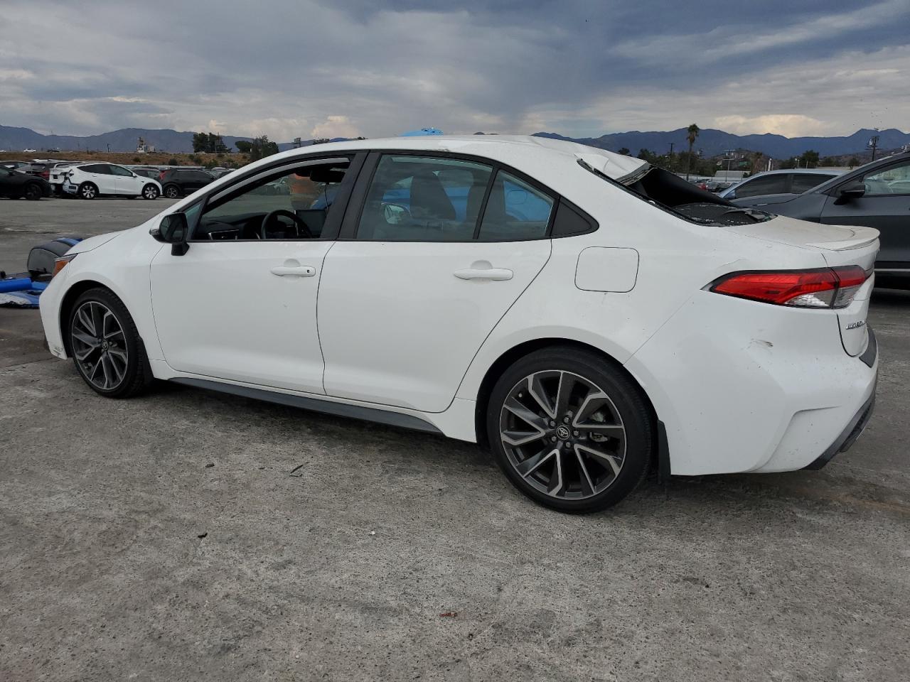 2020 Toyota Corolla Se - Image 2