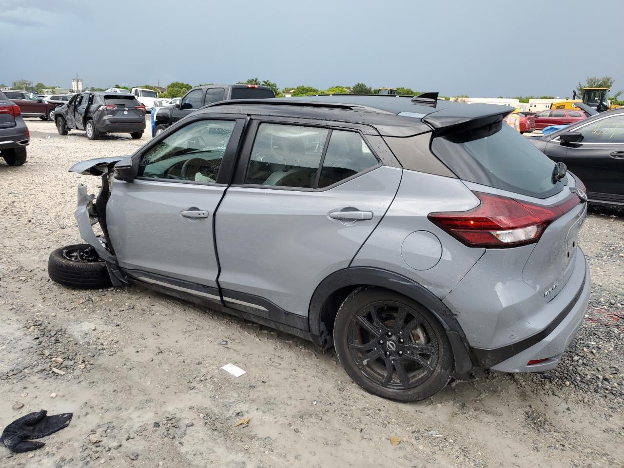 2023 Nissan Kicks Sr - Фото 2