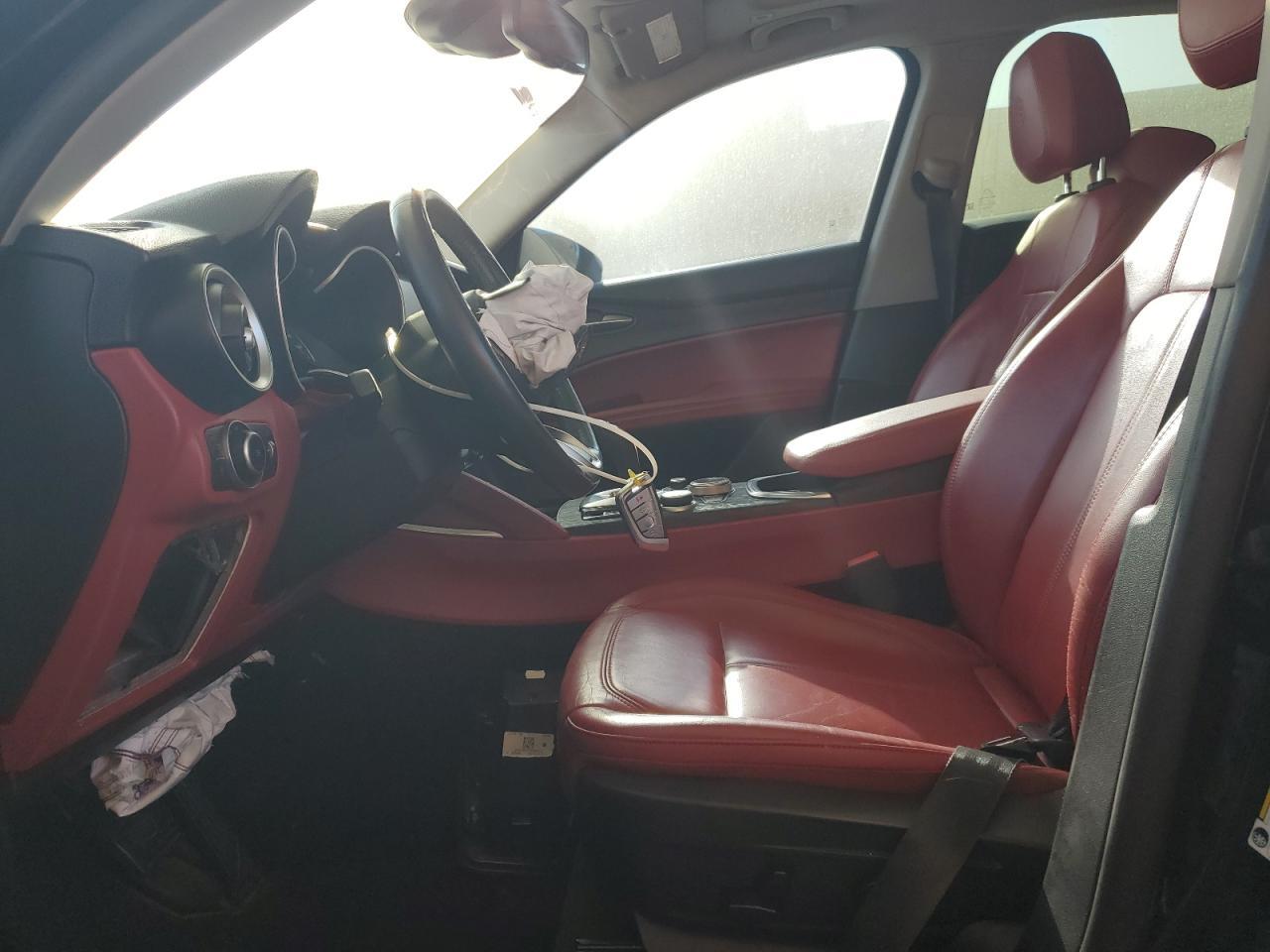 2020 Alfa Romeo Stelvio - Image 7