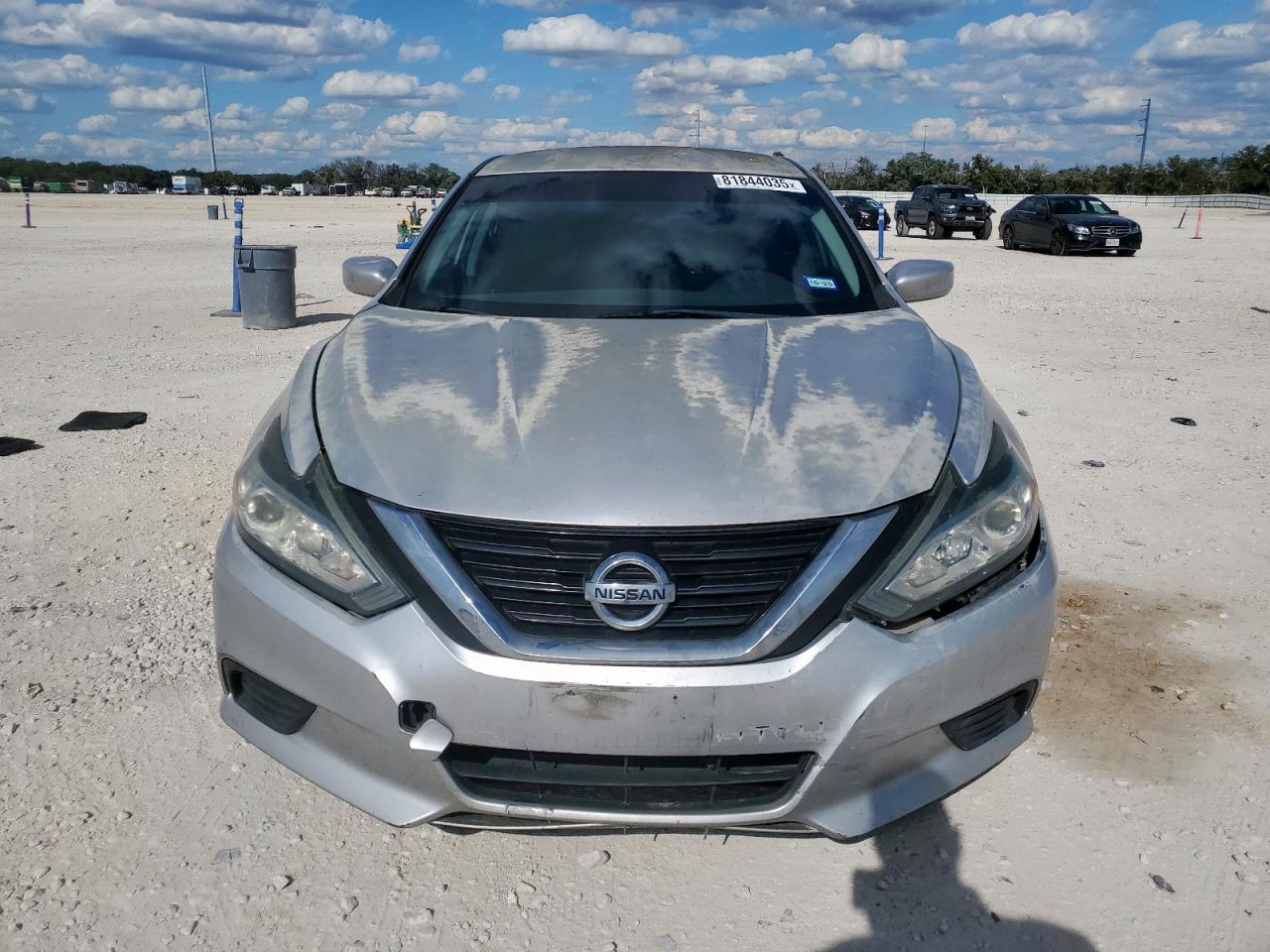 2017 Nissan Altima 2.5 - Image 5
