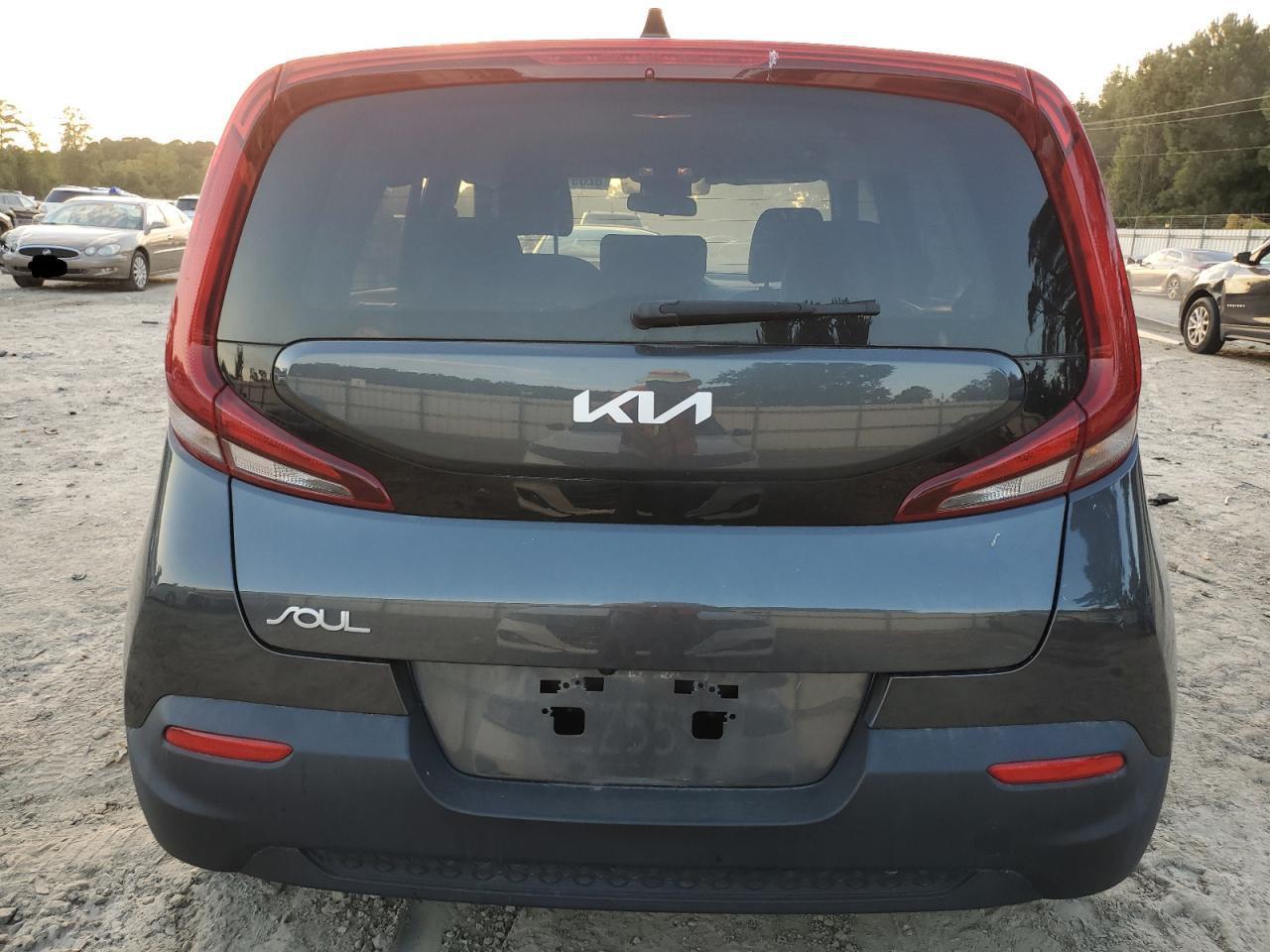 2022 Kia Soul Lx - Image 6