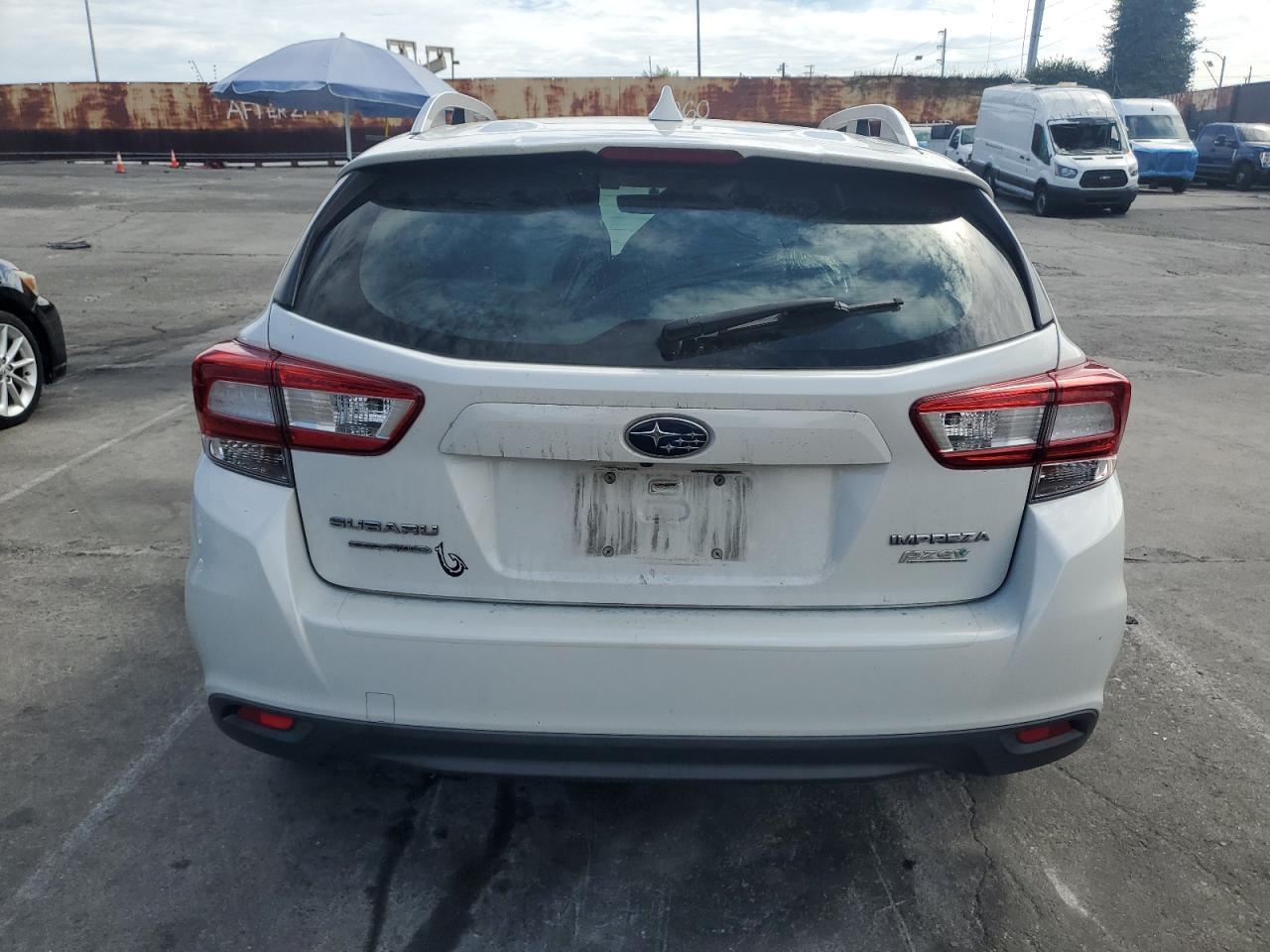 2017 Subaru Impreza Premium Plus - Фото 6