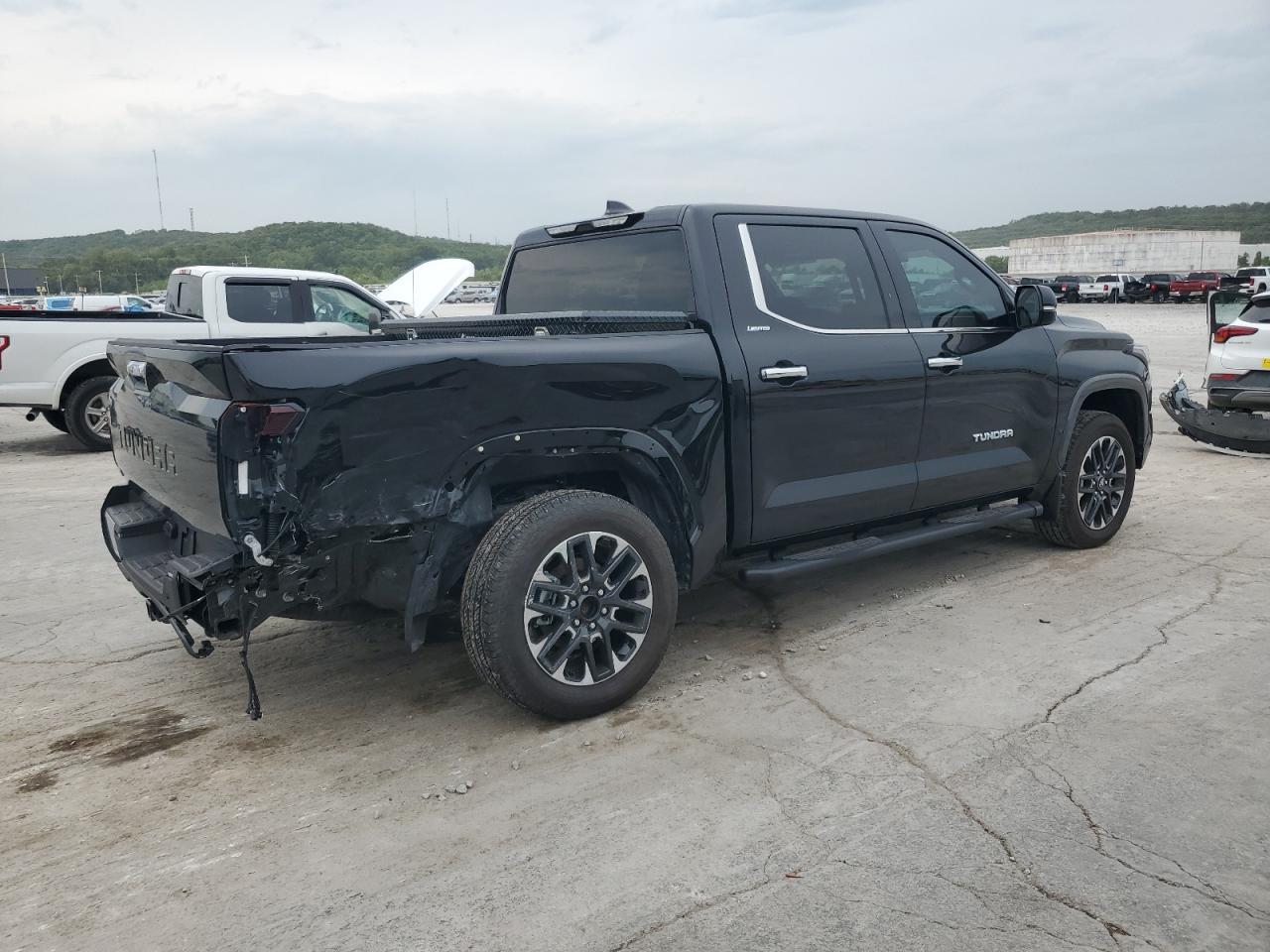 2025 Toyota Tundra Crewmax Limited - Фото 3