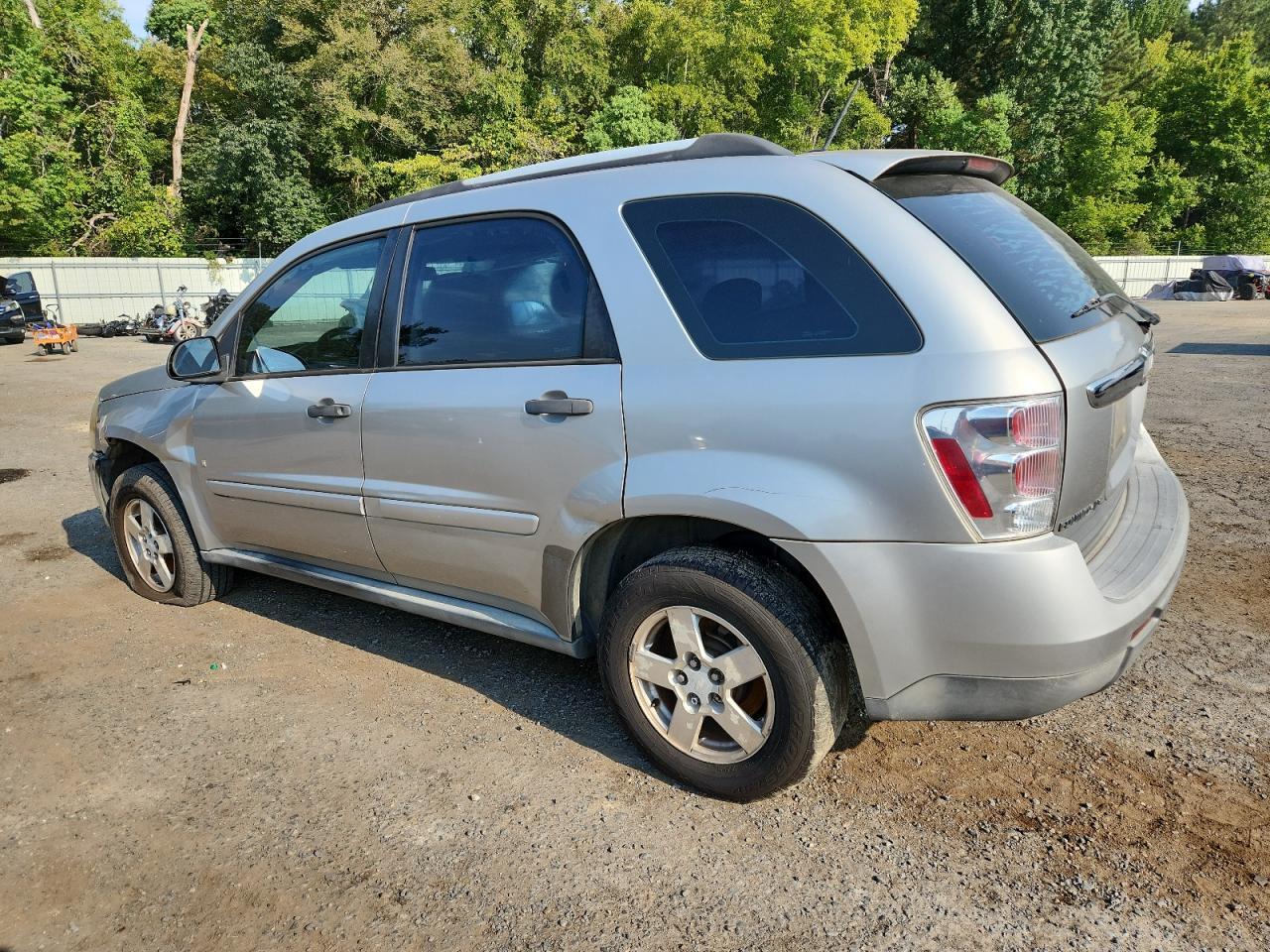 2007 Chevrolet Equinox Ls - Image 2