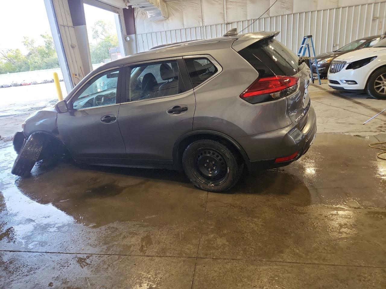 2017 Nissan Rogue S - Фото 2