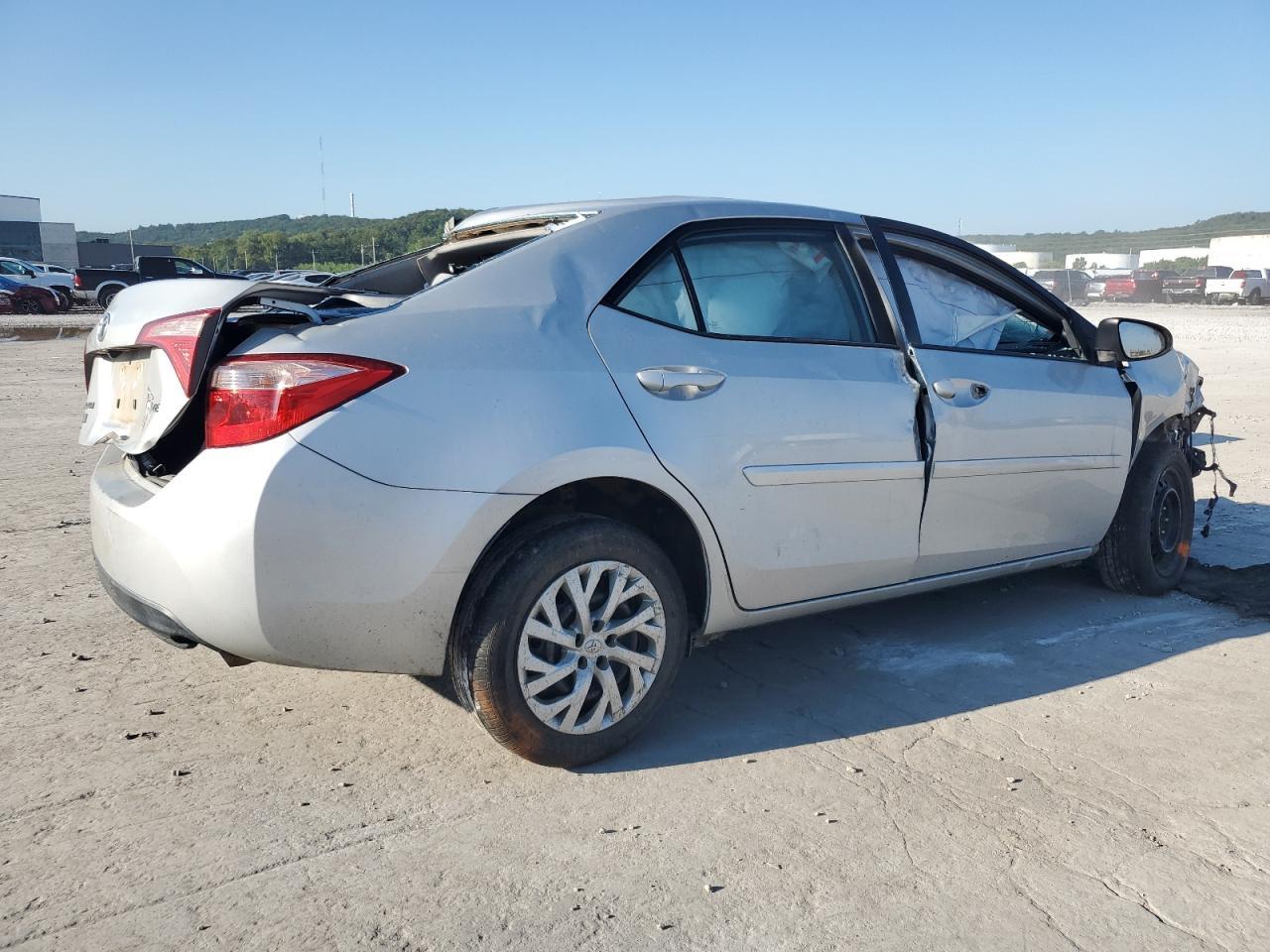 2017 Toyota Corolla L - Фото 3
