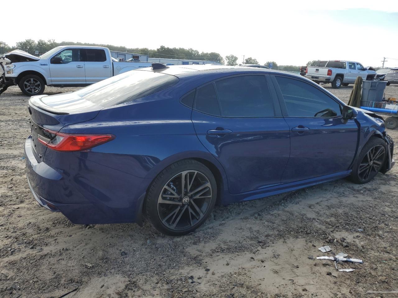 2025 Toyota Camry Xse - Фото 3
