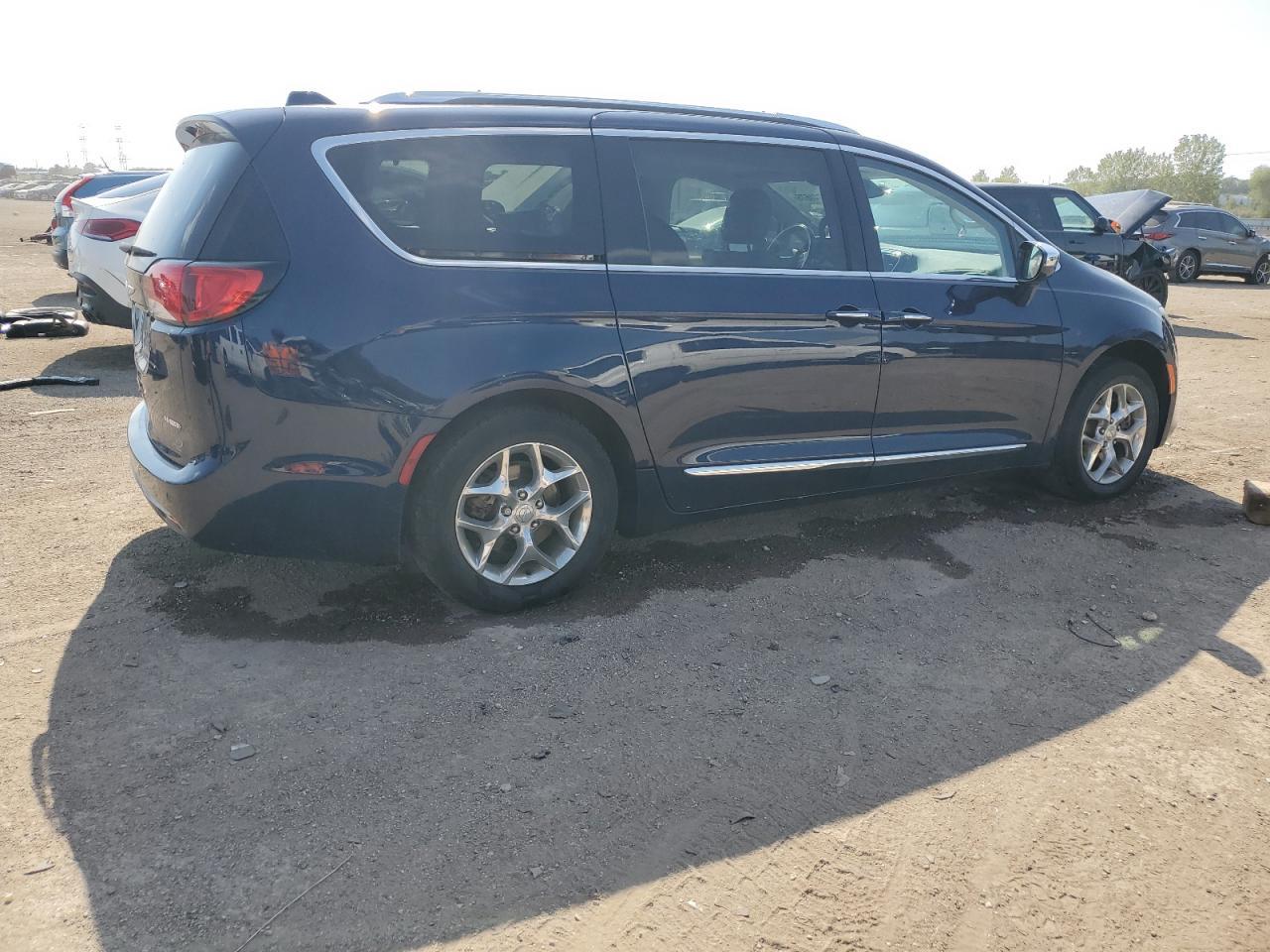 2017 Chrysler Pacifica Limited - Фото 3
