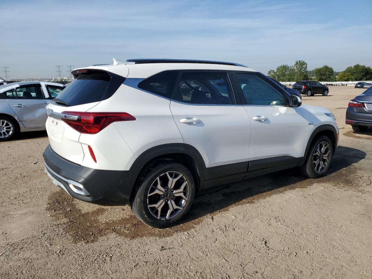 2022 Kia Seltos Ex - Image 3