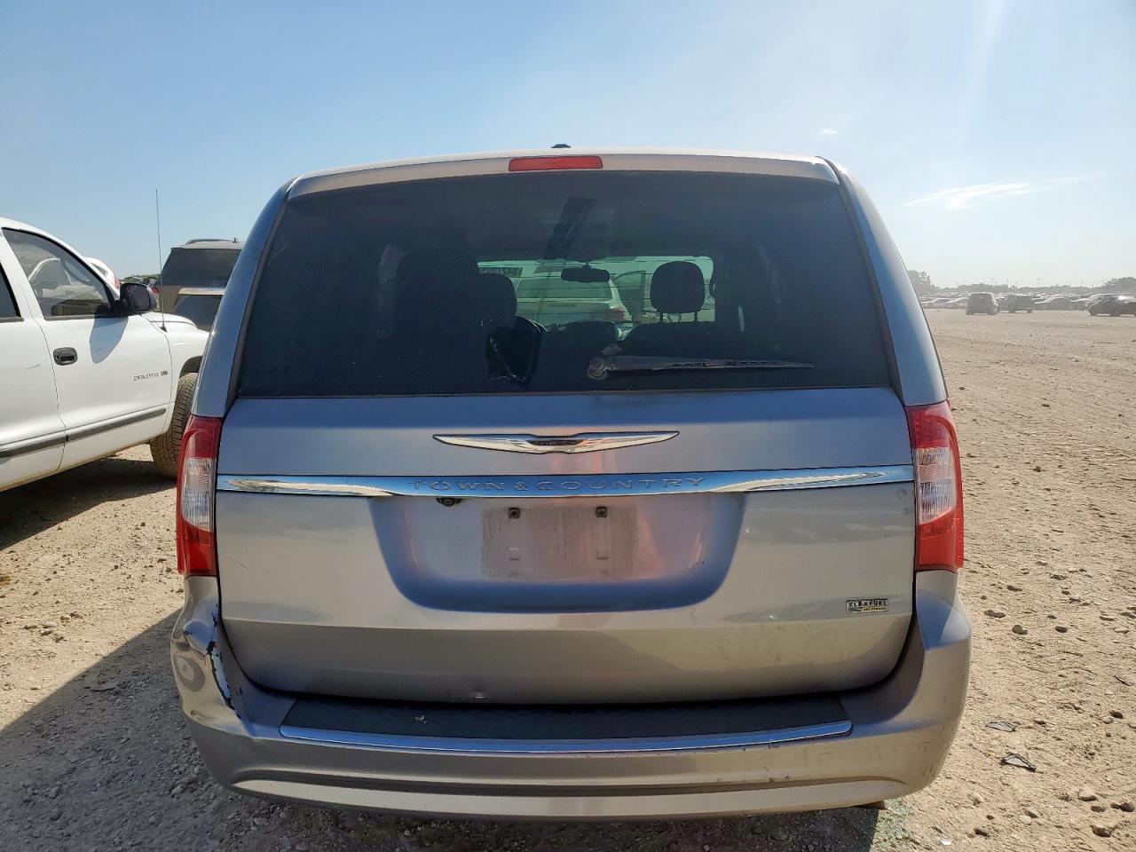 2014 Chrysler Town & Country Touring - Фото 6