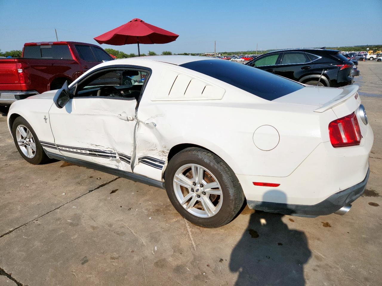 2011 Ford Mustang - Image 2