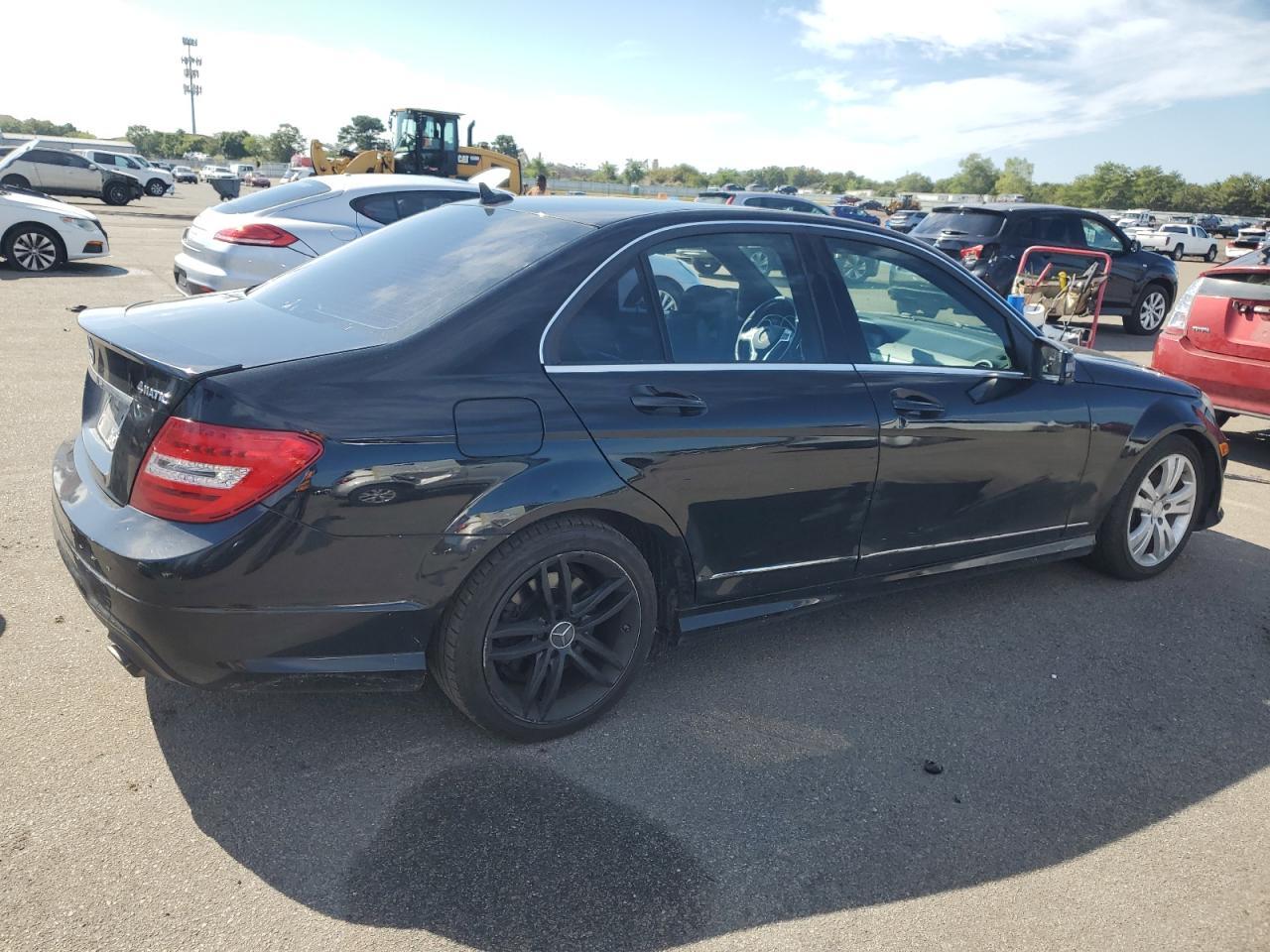 2013 Mercedes-Benz C 300 4Matic - Image 3