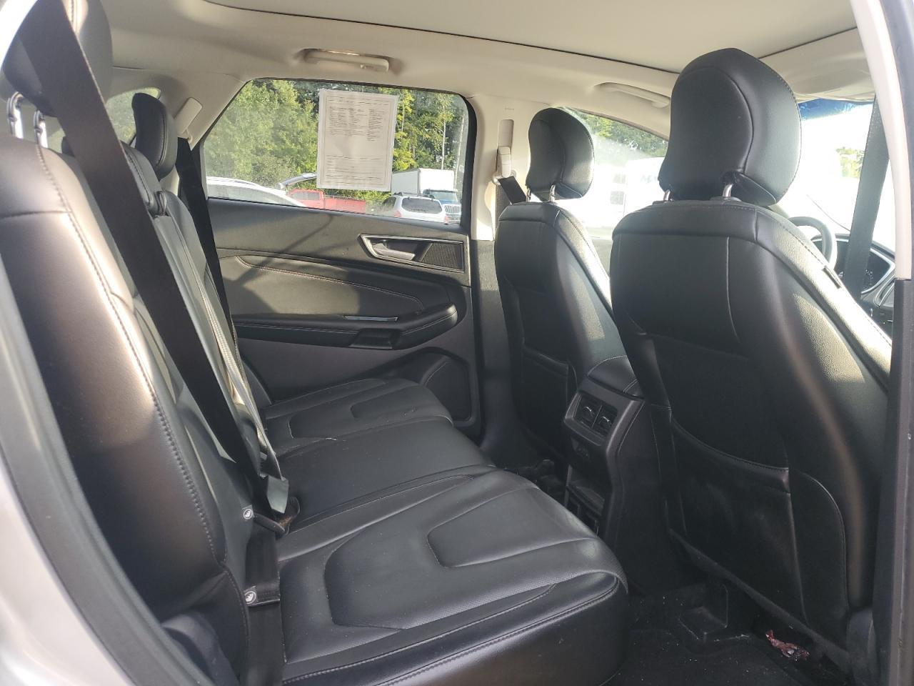 2017 Ford Edge Titanium - Image 6