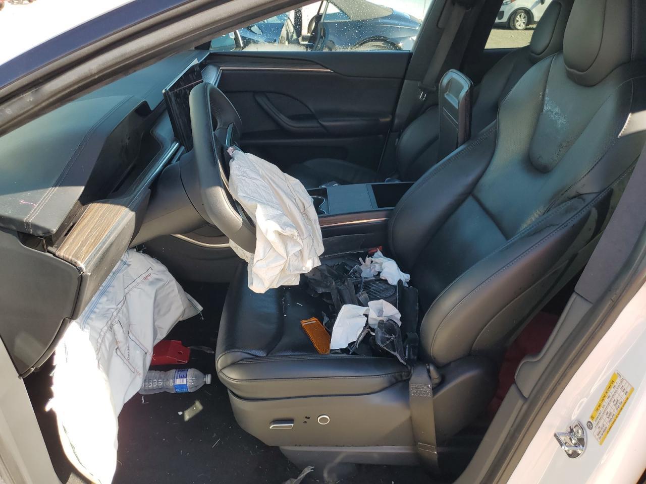 2023 Tesla Model X - Image 7