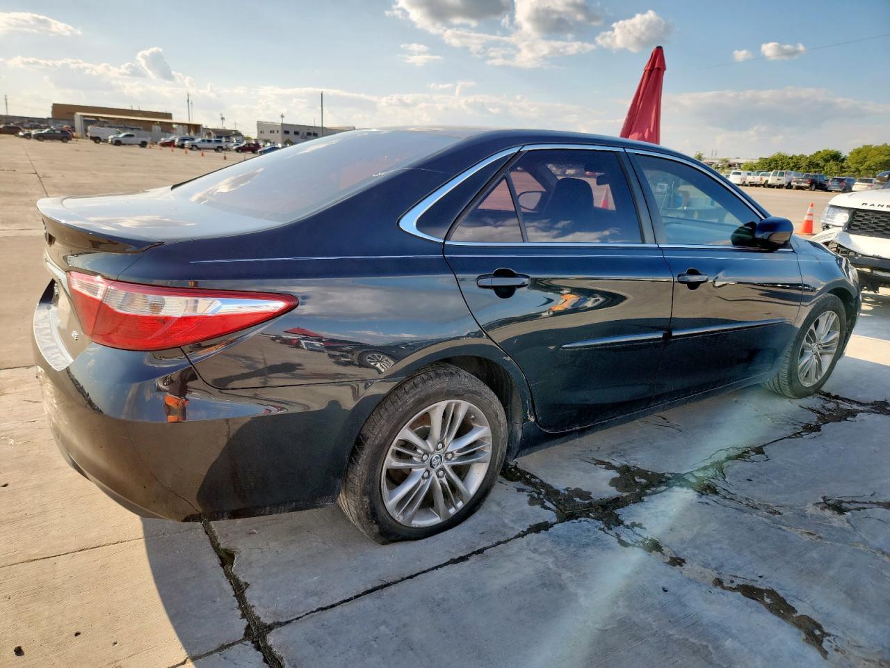 2015 Toyota Camry Le - Image 3