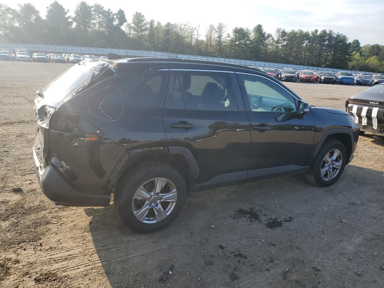 2022 Toyota Rav4 Xle - Image 3