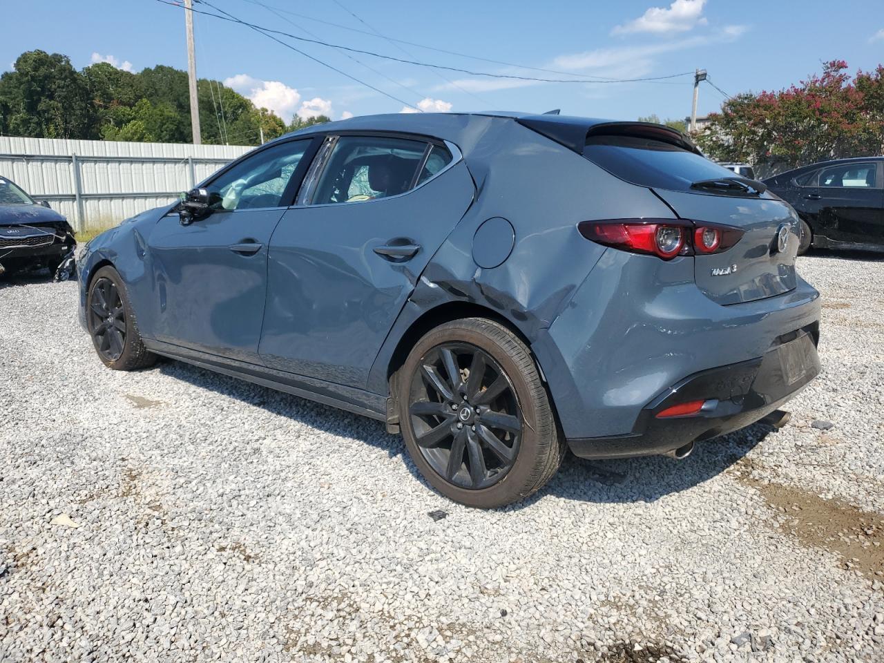 2021 Mazda 3 Premium - Фото 2