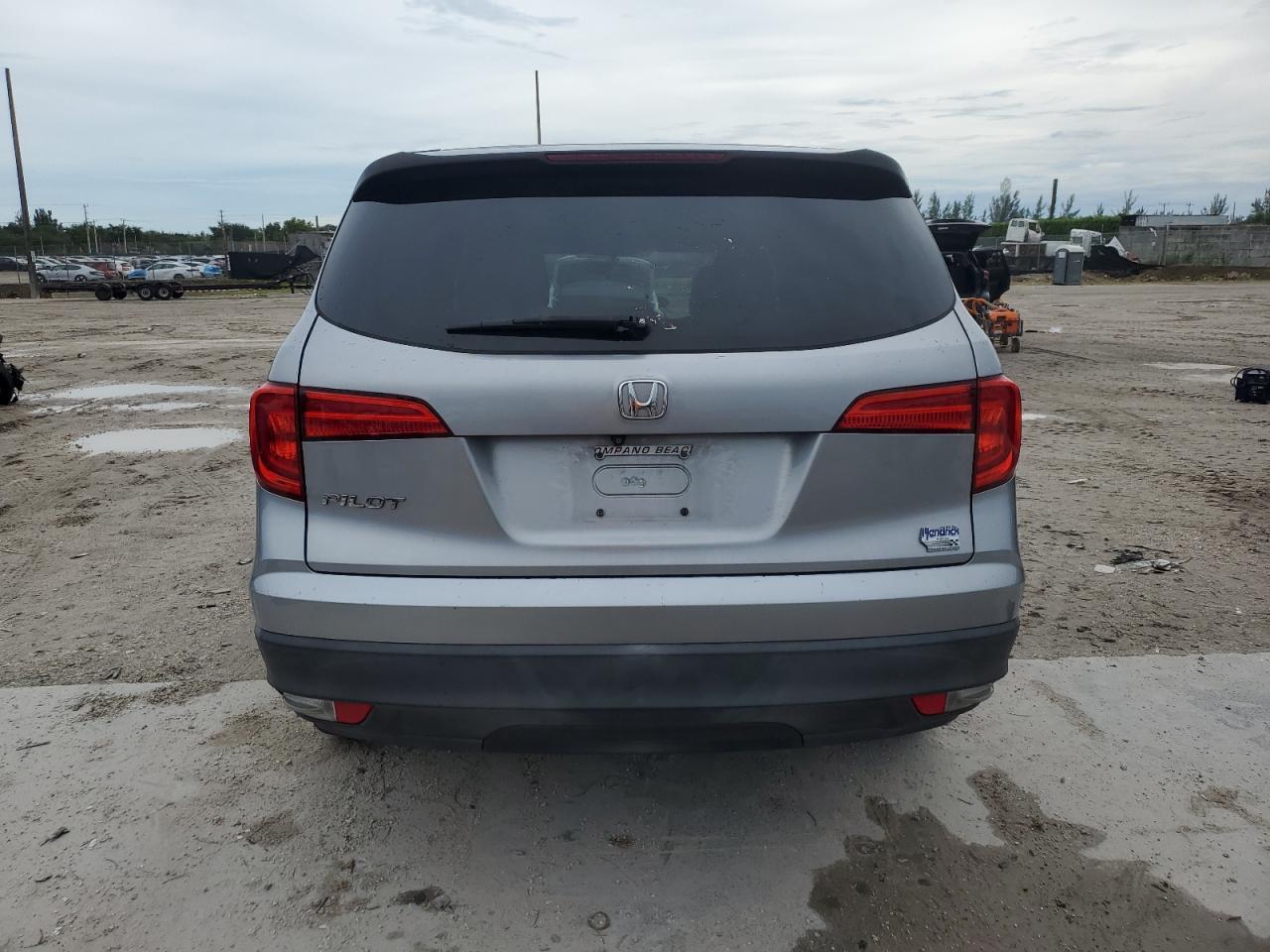 2016 Honda Pilot Lx - Image 6