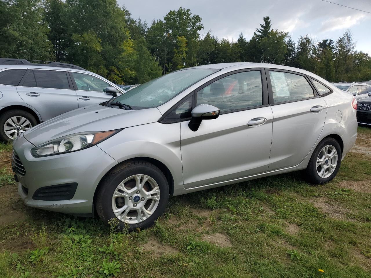 2016 Ford Fiesta Se - Image 2