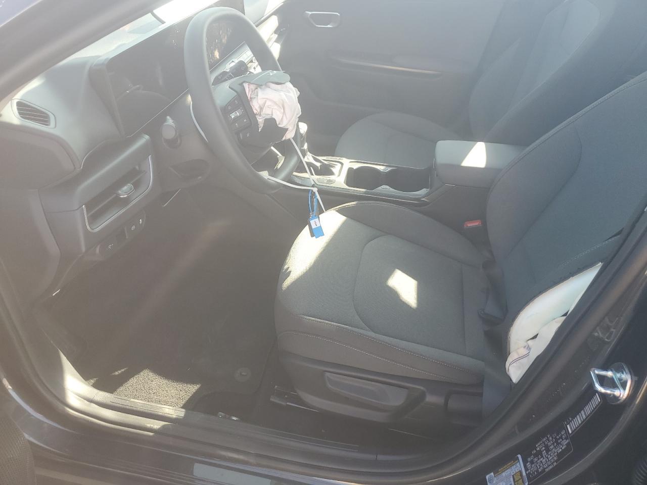 2025 Kia K4 Lx - Image 7