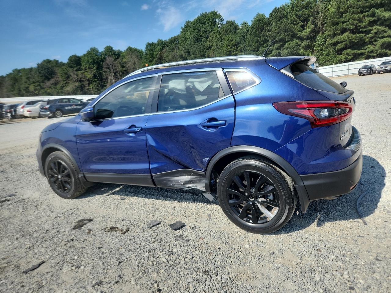 2022 Nissan Rogue Sport Sv - Image 2