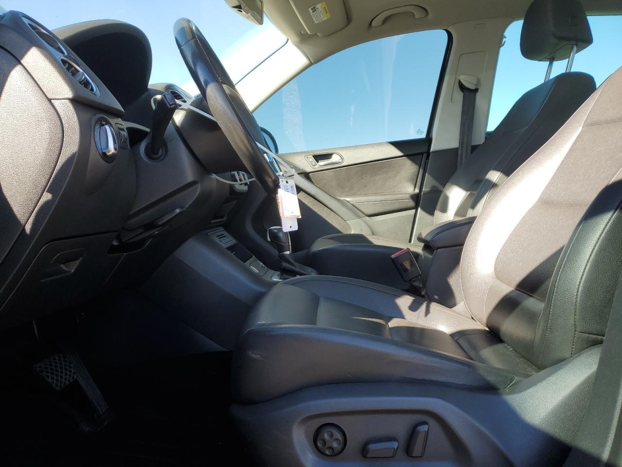 2016 Volkswagen Tiguan S - Фото 7