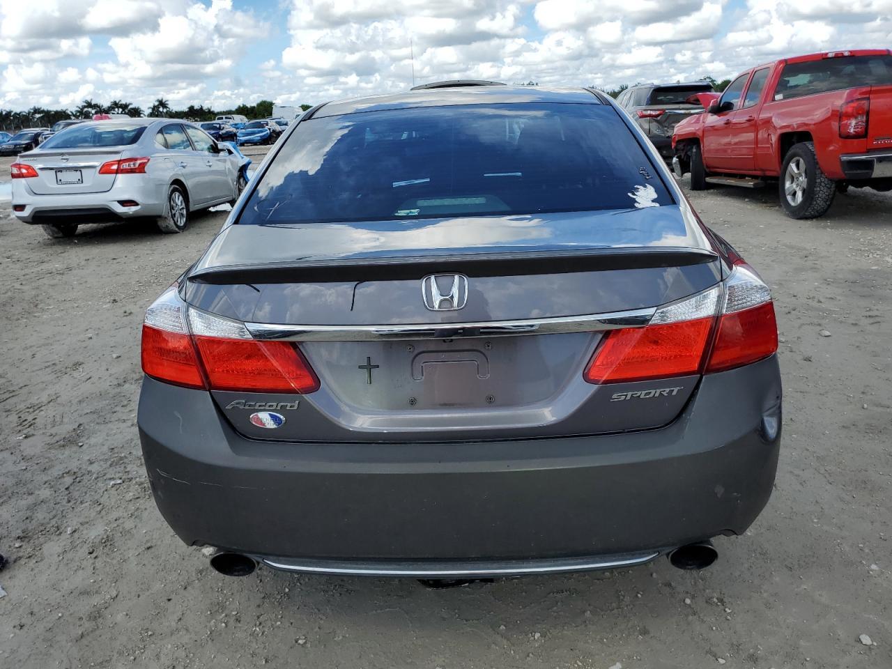 2015 Honda Accord Sport - Image 6