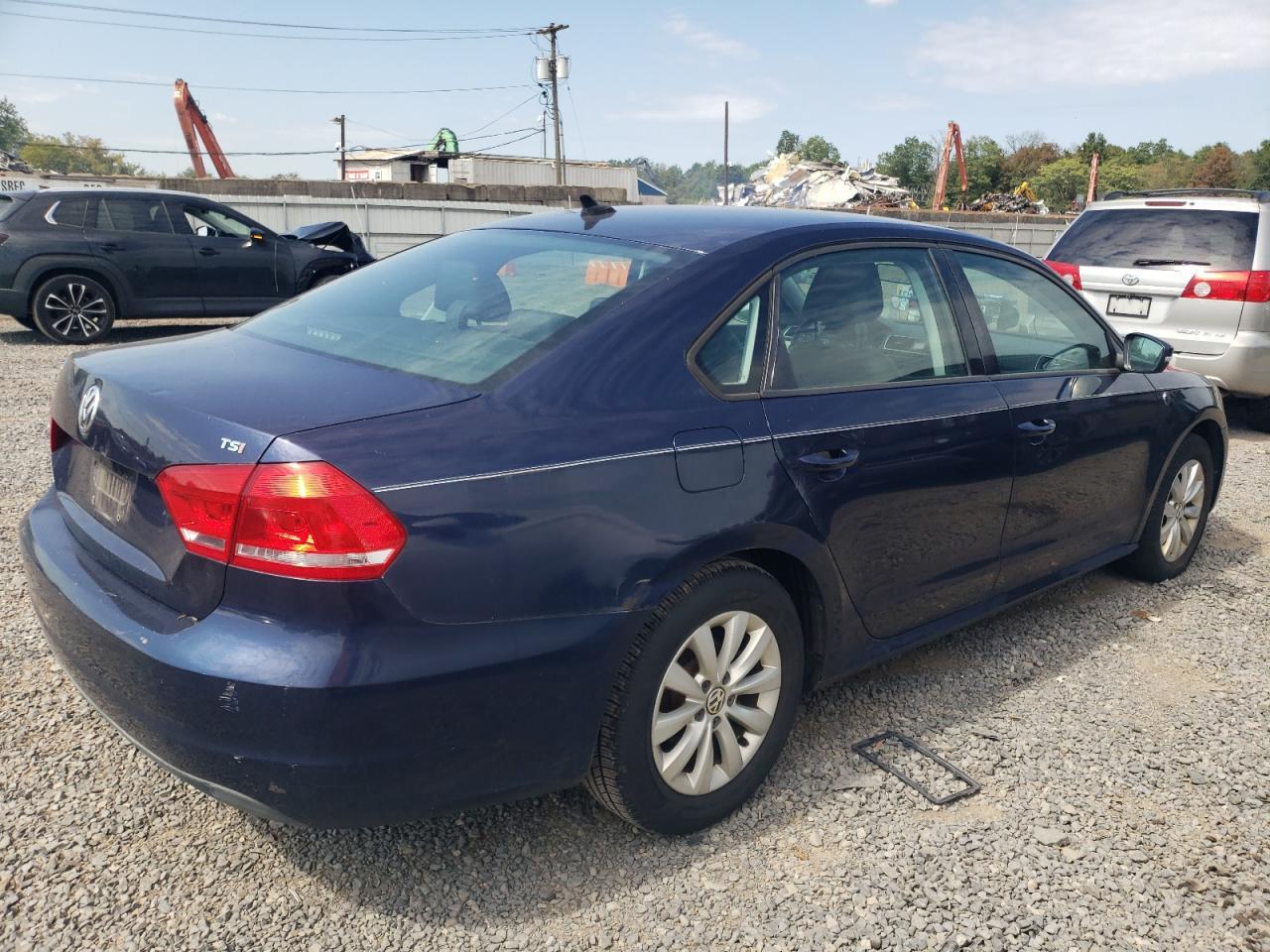 2014 Volkswagen Passat S - Фото 3