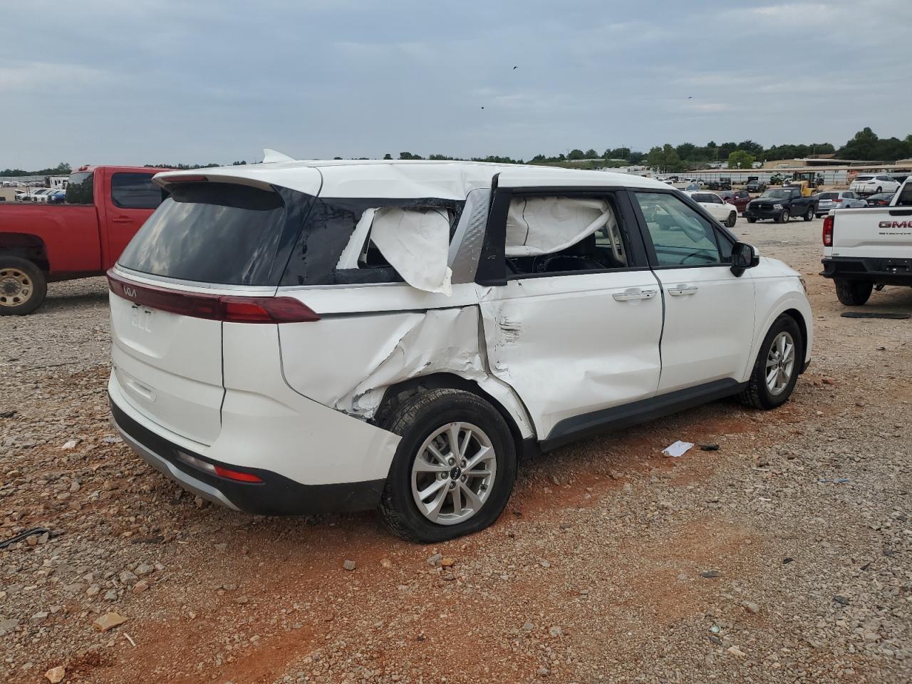 2022 Kia Carnival Lx - Фото 3