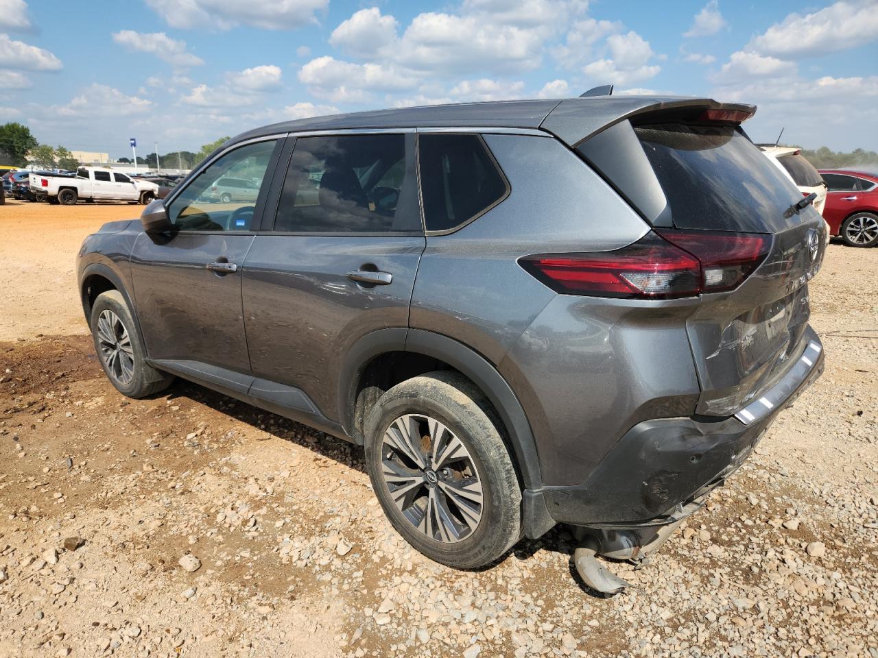 2023 Nissan Rogue Sv - Image 2