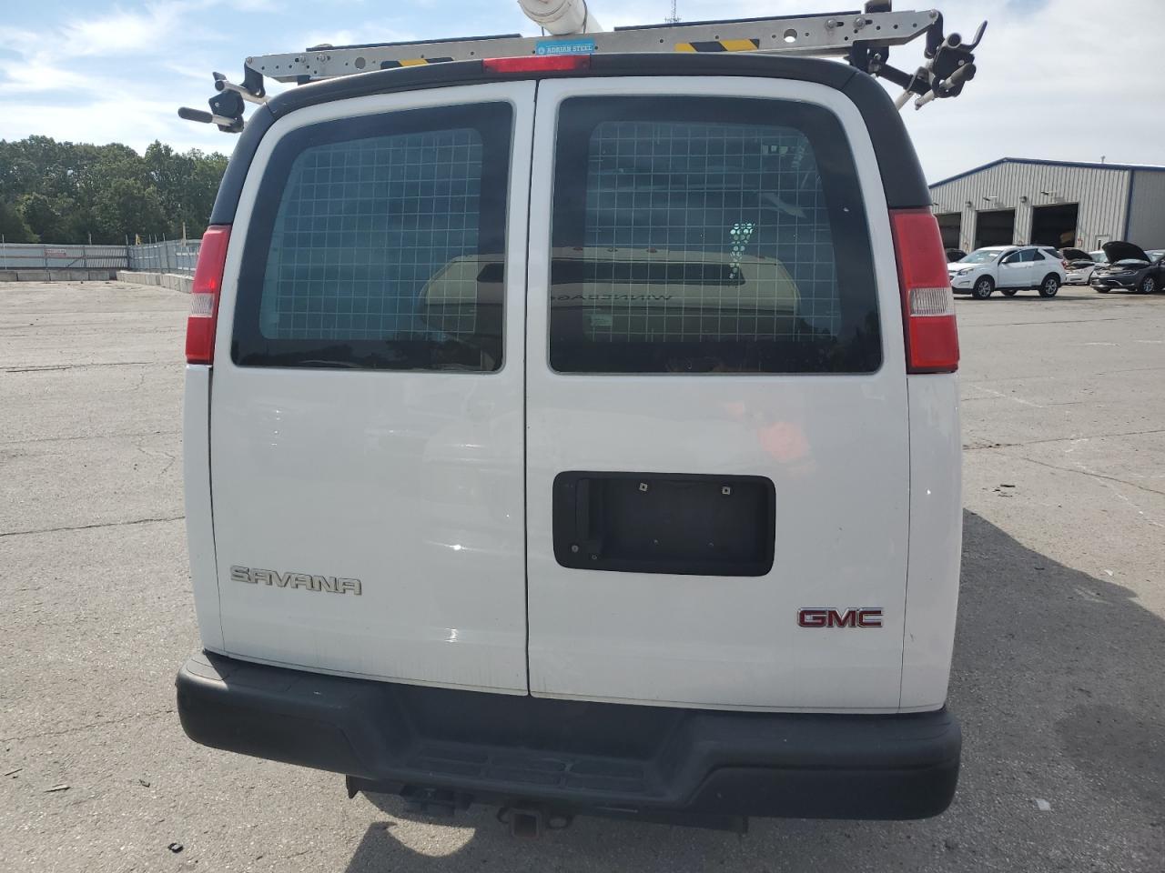 2017 GMC Savana G2500 - Фото 6