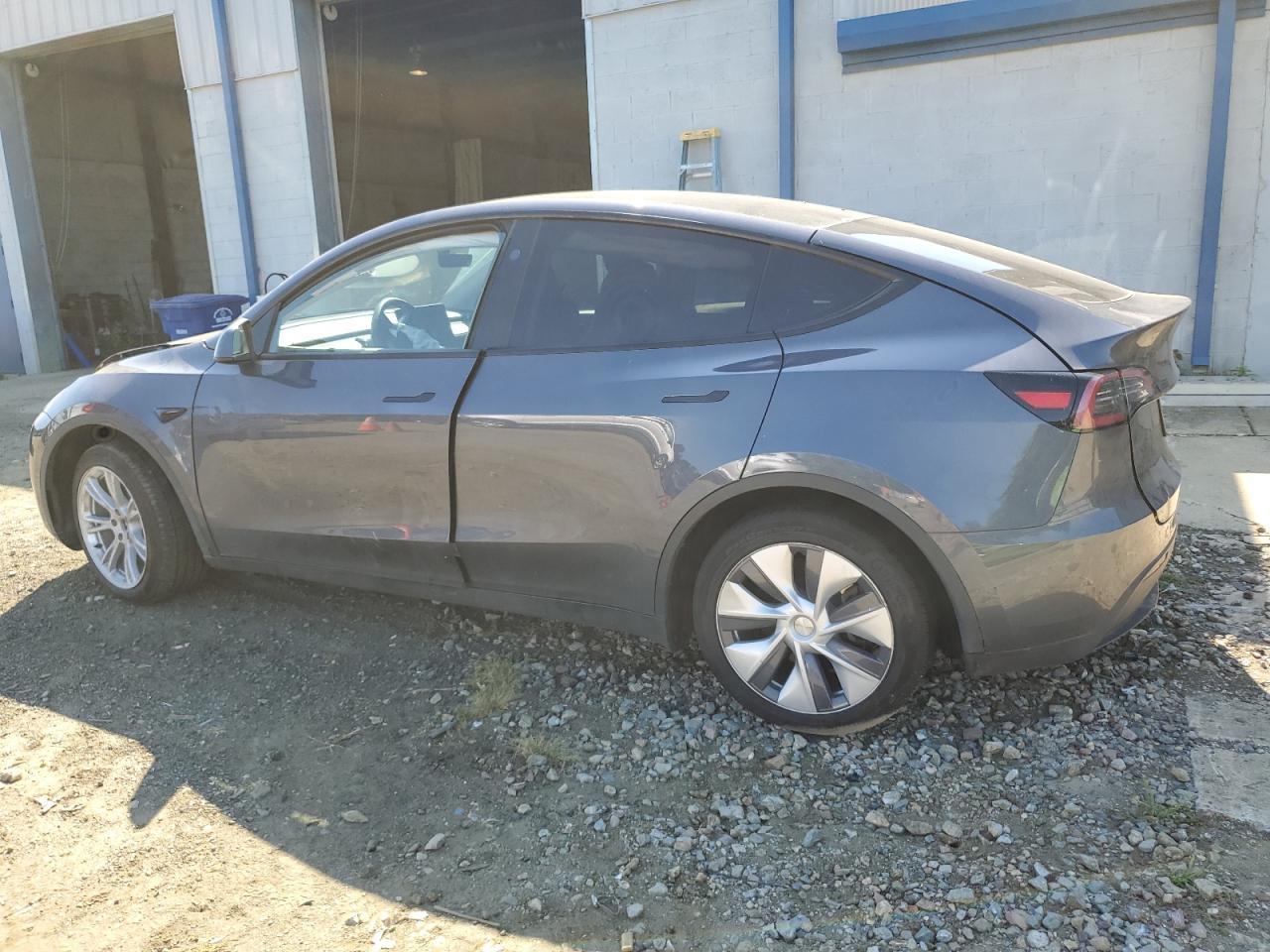 2023 Tesla Model Y - Image 2